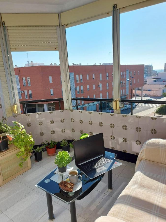 ホテル Habitacion Privada A 15 Min De La Playa/Piso ウエルバ エクステリア 写真