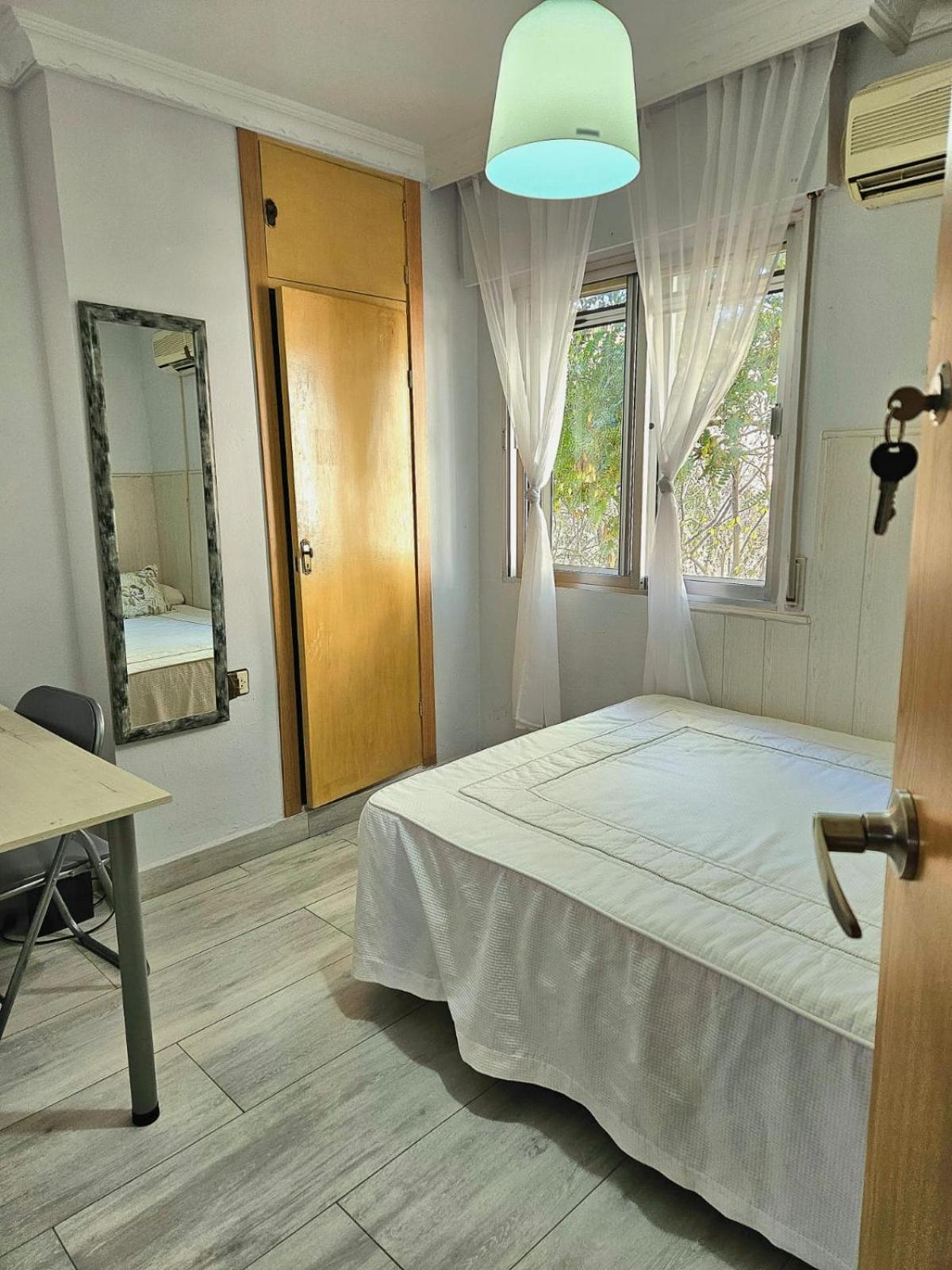 ホテル Habitacion Privada A 15 Min De La Playa/Piso ウエルバ エクステリア 写真