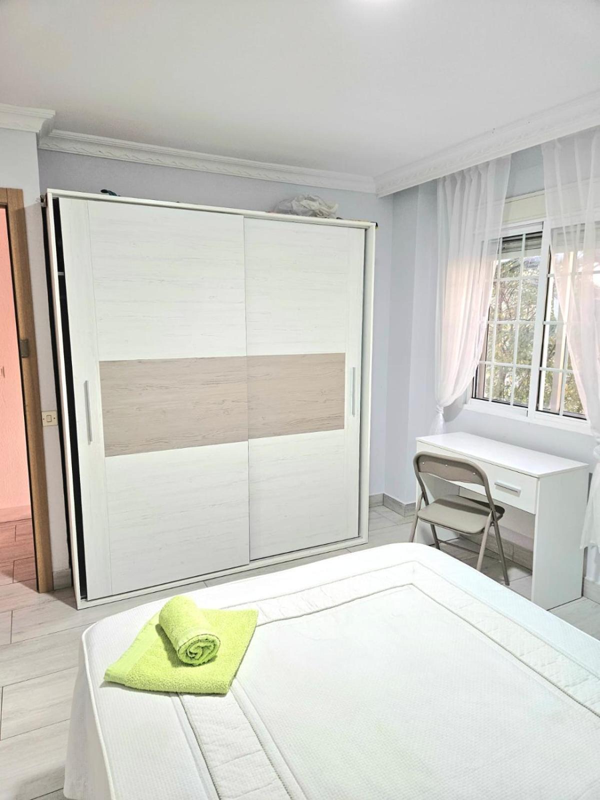 ホテル Habitacion Privada A 15 Min De La Playa/Piso ウエルバ エクステリア 写真